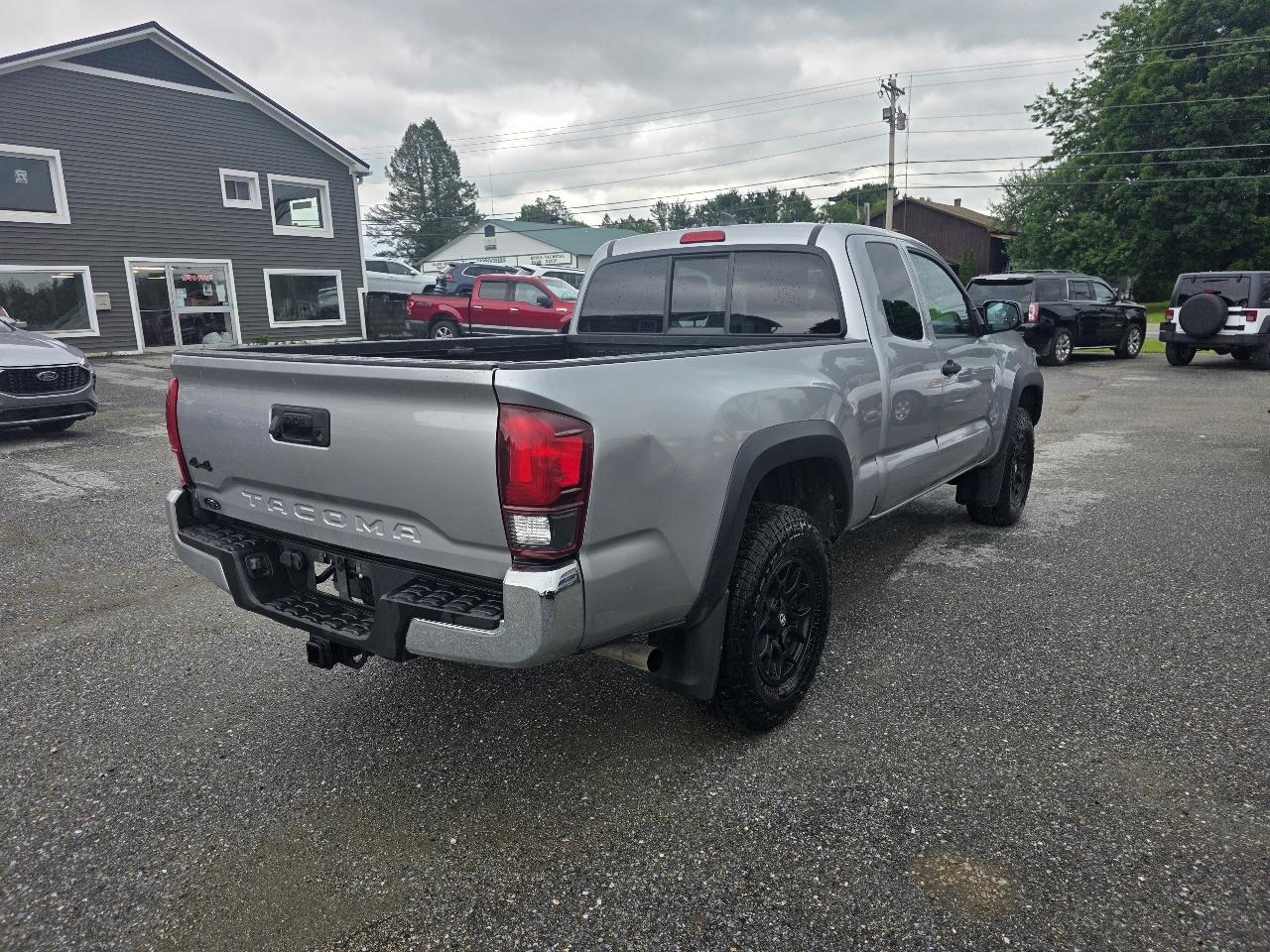 Toyota Tacoma 4WD Access Cab V6 AT (Natl) 2019