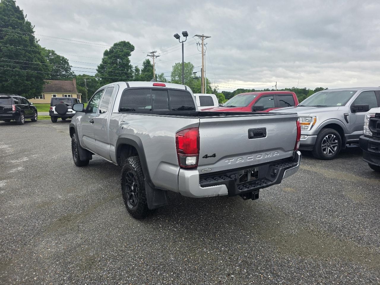Toyota Tacoma 4WD Access Cab V6 AT (Natl) 2019