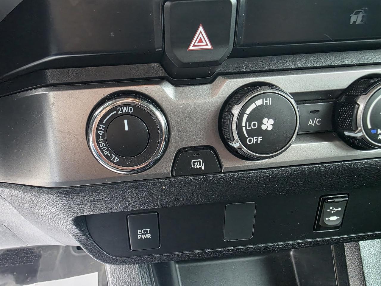 Toyota Tacoma 4WD Access Cab V6 AT (Natl) 2019