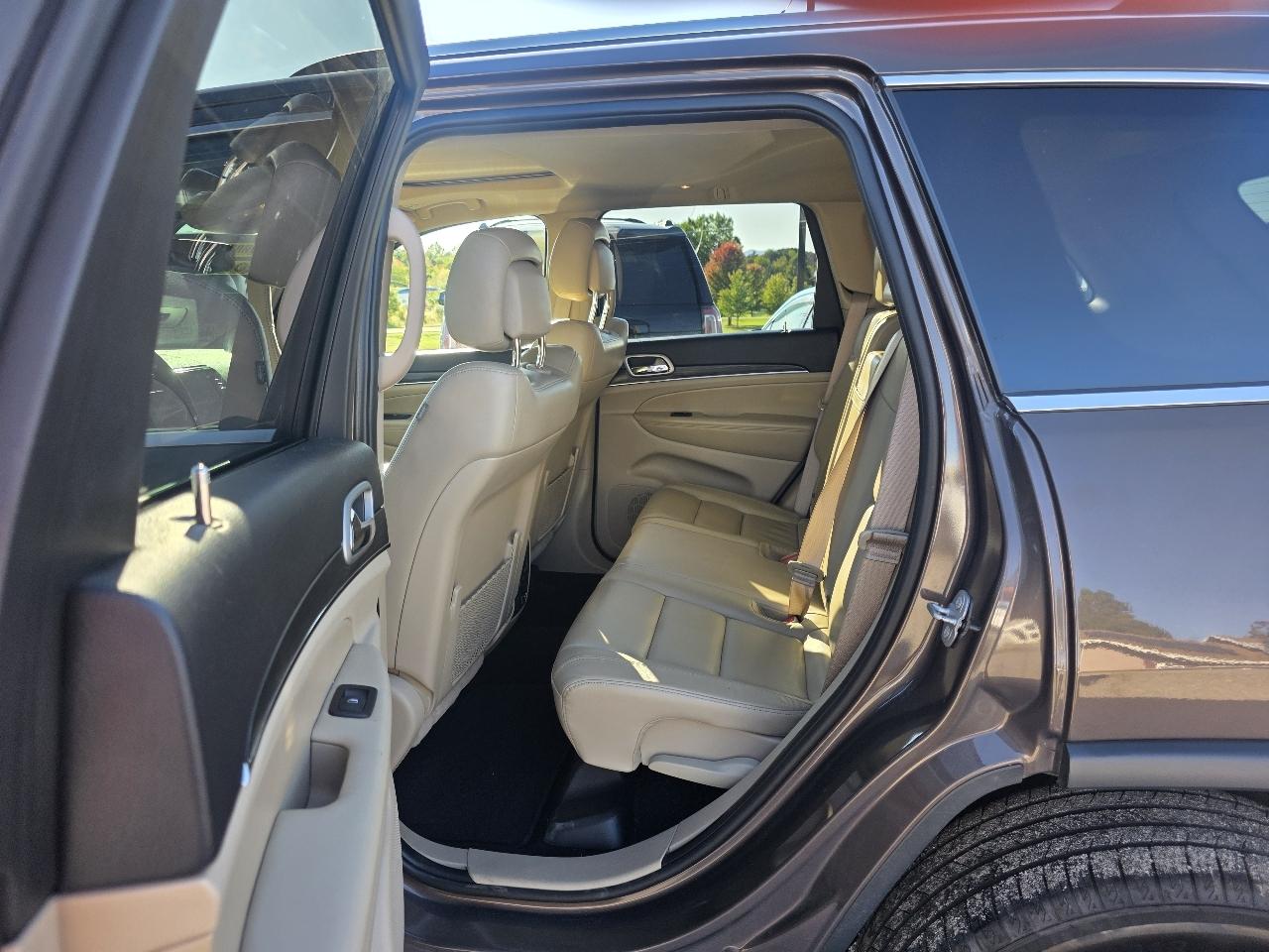 Jeep Grand Cherokee photo 18