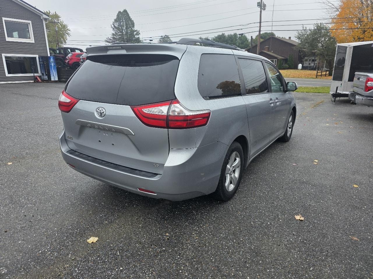 Toyota Sienna LE FWD 8-Passenger V6 2015