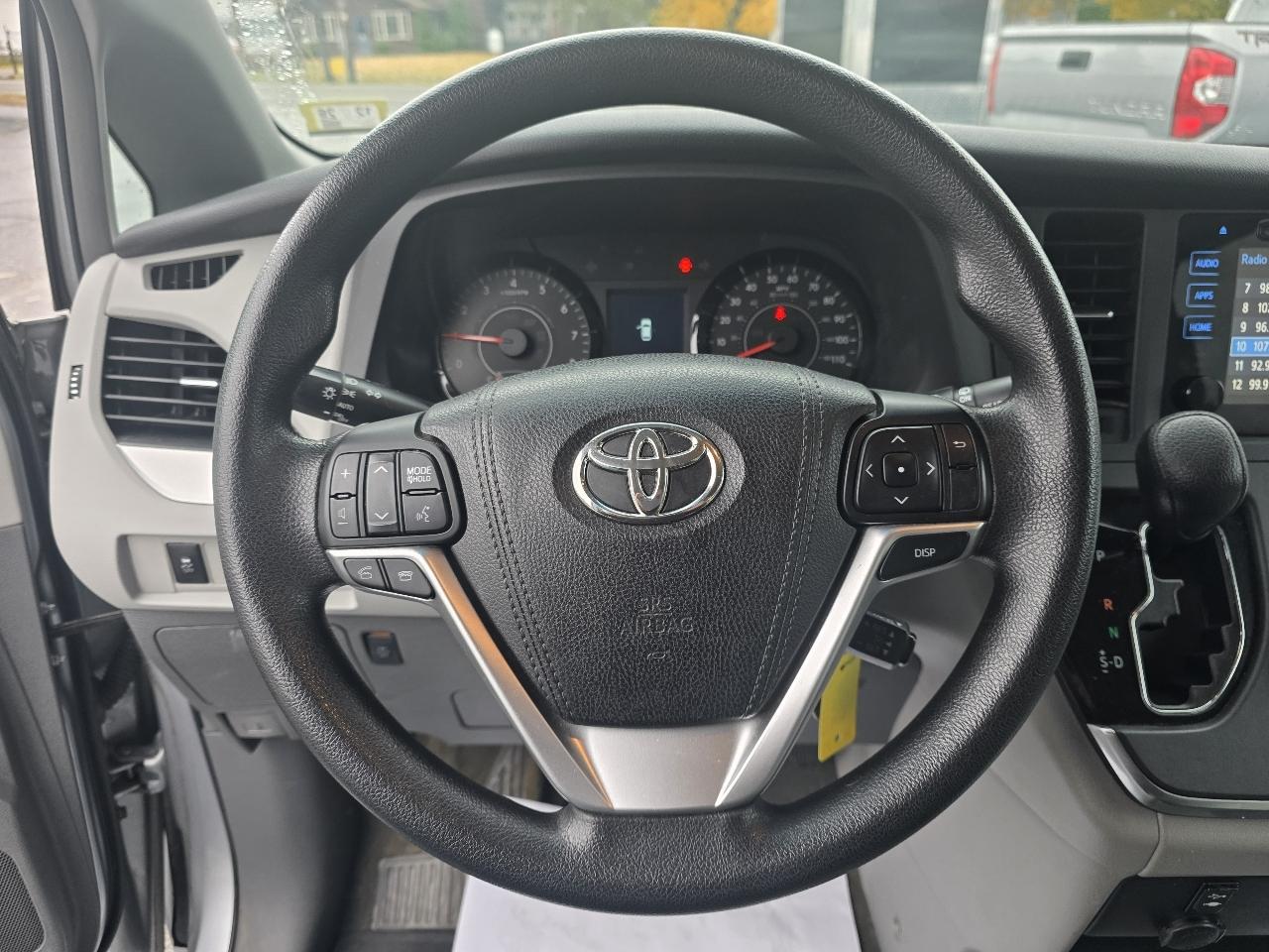 Toyota Sienna LE FWD 8-Passenger V6 2015