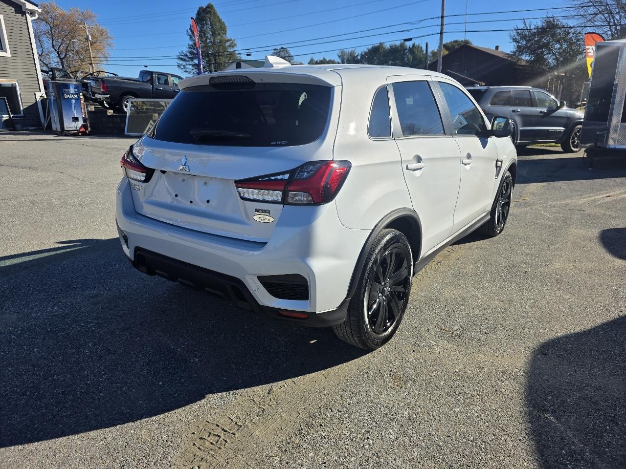 Mitsubishi Outlander Sport 2.0 ES 4WD 2025