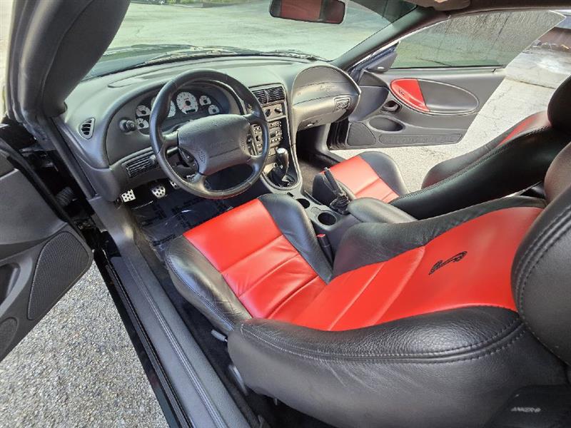 Ford Mustang SVT Cobra Coupe 2003