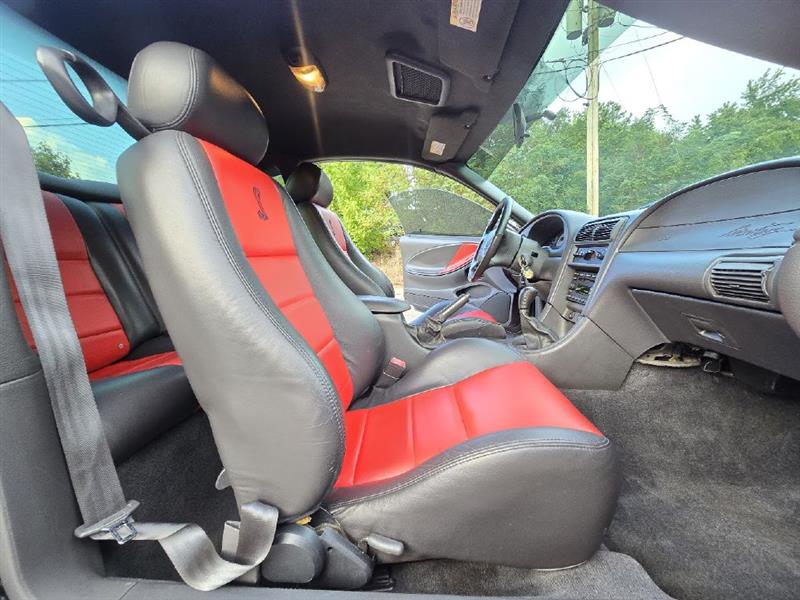 Ford Mustang SVT Cobra Coupe 2003