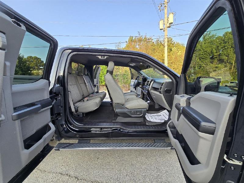 Ford F-150 XL SuperCab 8-ft. Bed 4WD 2018 Ford F-150 XL SuperCab 8-ft. Bed 4WD 2018