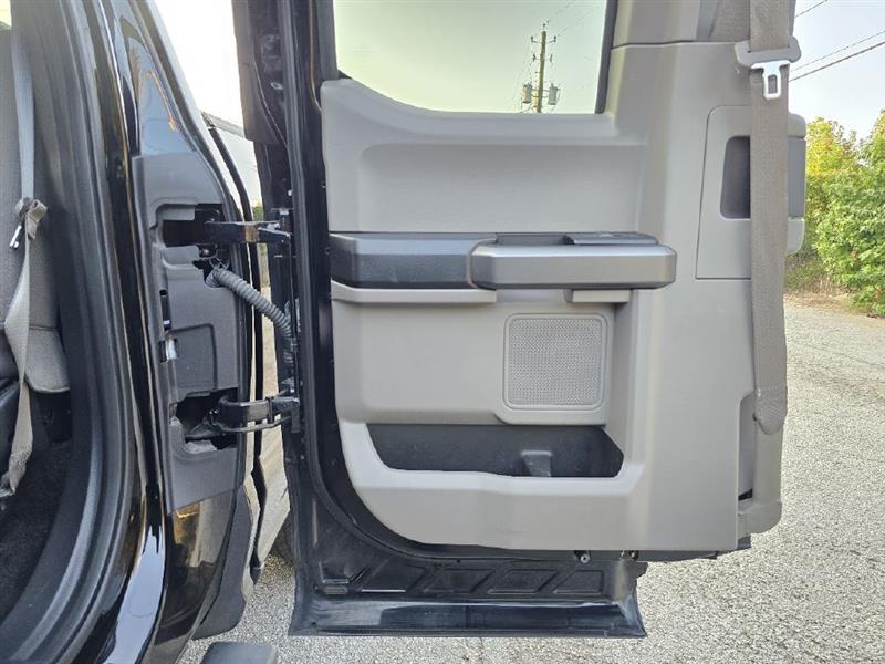 Ford F-150 XL SuperCab 8-ft. Bed 4WD 2018 Ford F-150 XL SuperCab 8-ft. Bed 4WD 2018