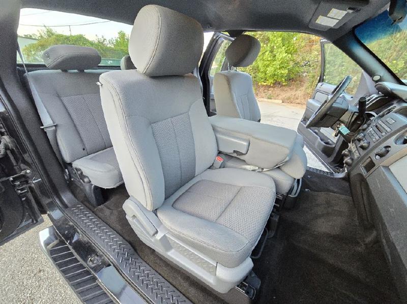 Ford F-150 XL SuperCab 8-ft. Bed 4WD 2014 Ford F-150 XL SuperCab 8-ft. Bed 4WD 2014