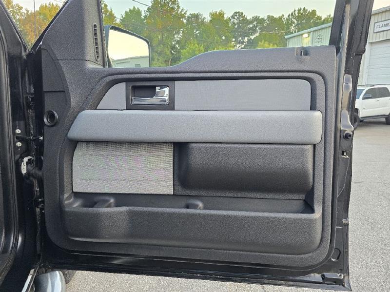 Ford F-150 XL SuperCab 8-ft. Bed 4WD 2014 Ford F-150 XL SuperCab 8-ft. Bed 4WD 2014