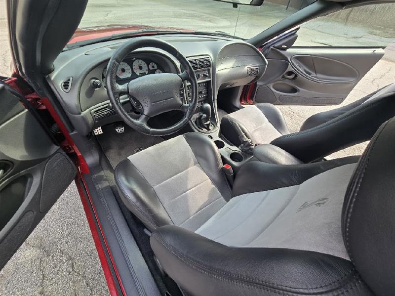 Ford Mustang SVT Cobra Coupe 2003