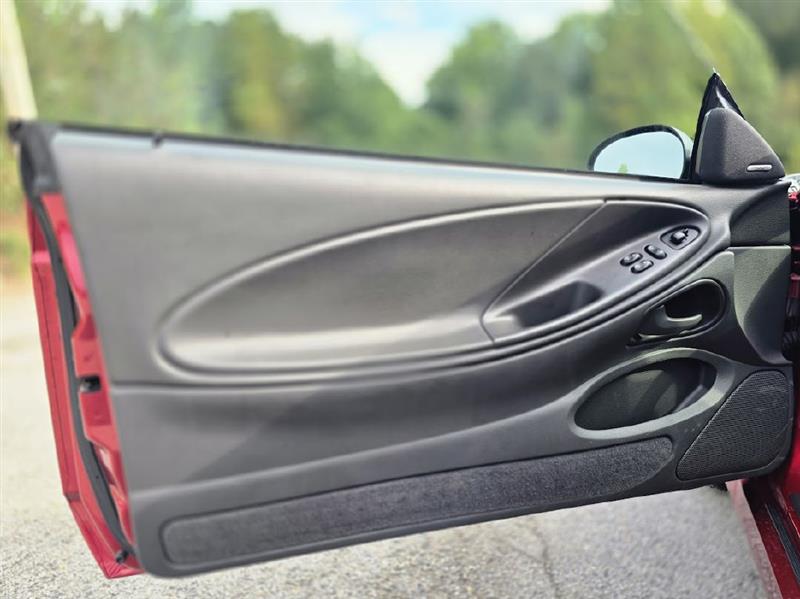 Ford Mustang SVT Cobra Coupe 2003