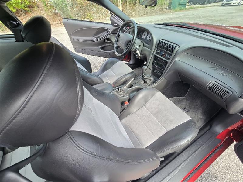 Ford Mustang SVT Cobra Coupe 2003