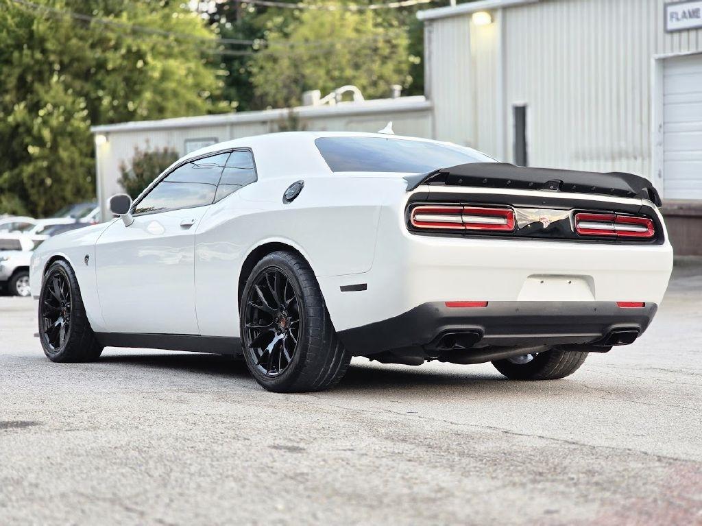 Dodge Challenger SRT Hellcat 2016