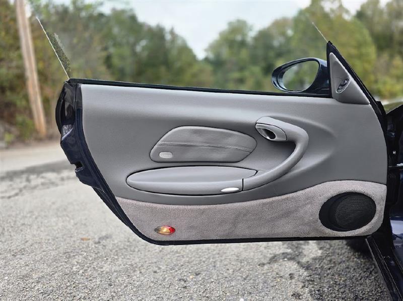 Porsche 911 Carrera 2 2002