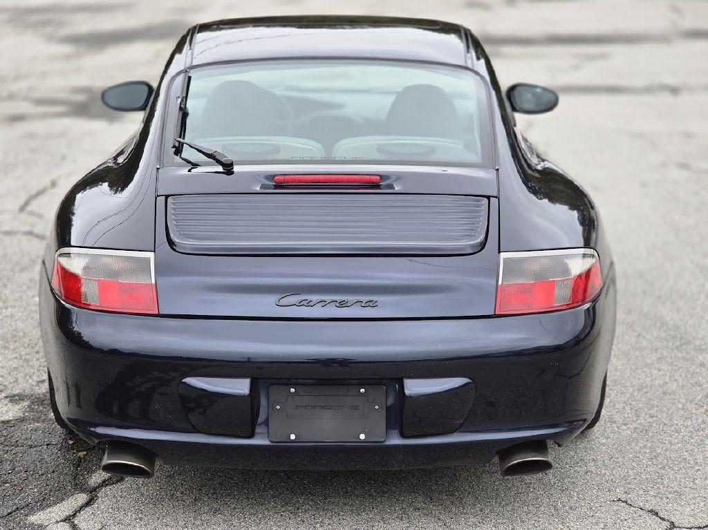 Porsche 911 Carrera 2 2002