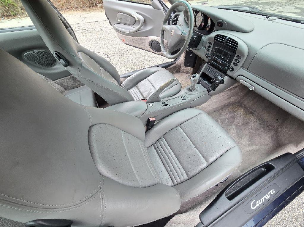 Porsche 911 Carrera 2 2002