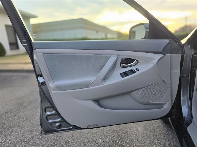 Toyota Camry XLE 2008