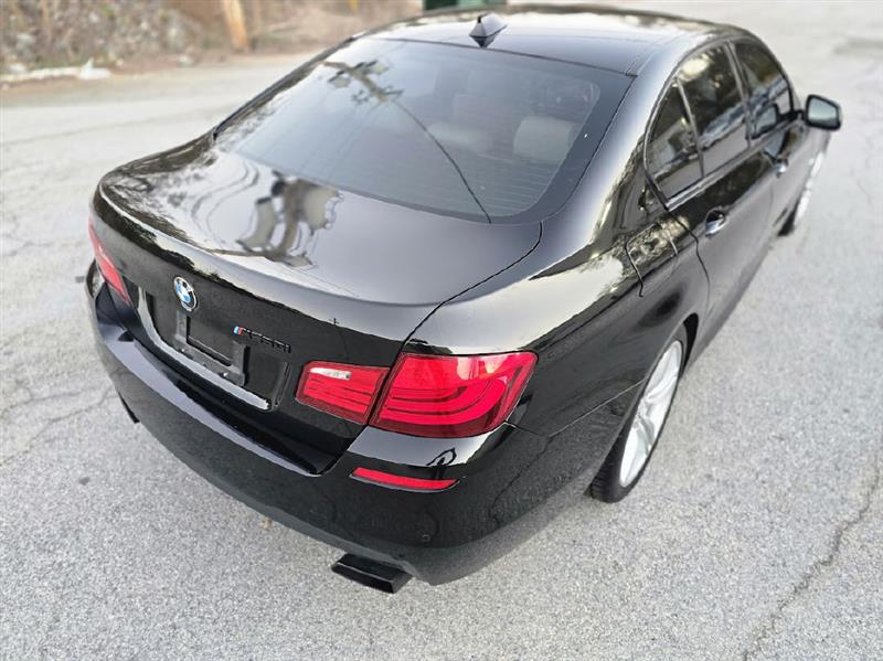 BMW 5-Series 550i 2013