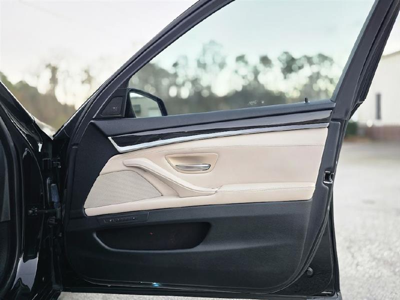 BMW 5-Series 550i 2013