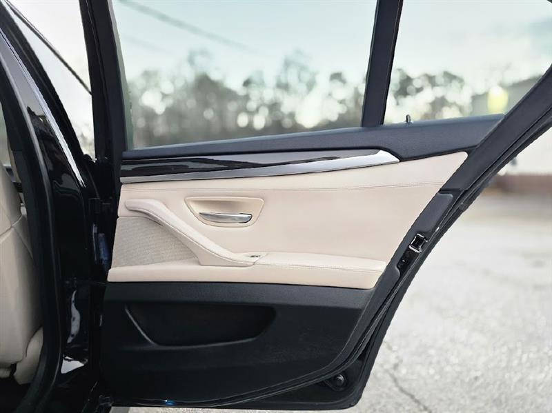 BMW 5-Series 550i 2013