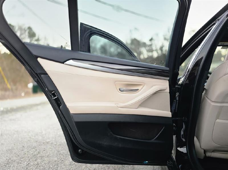 BMW 5-Series 550i 2013