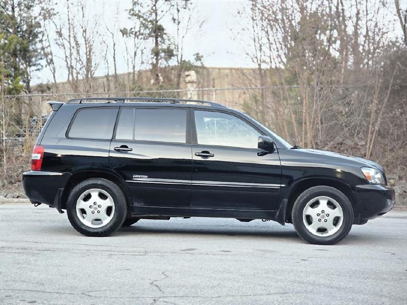 Toyota Highlander V6 2WD with 3rd-Row Seat 2007