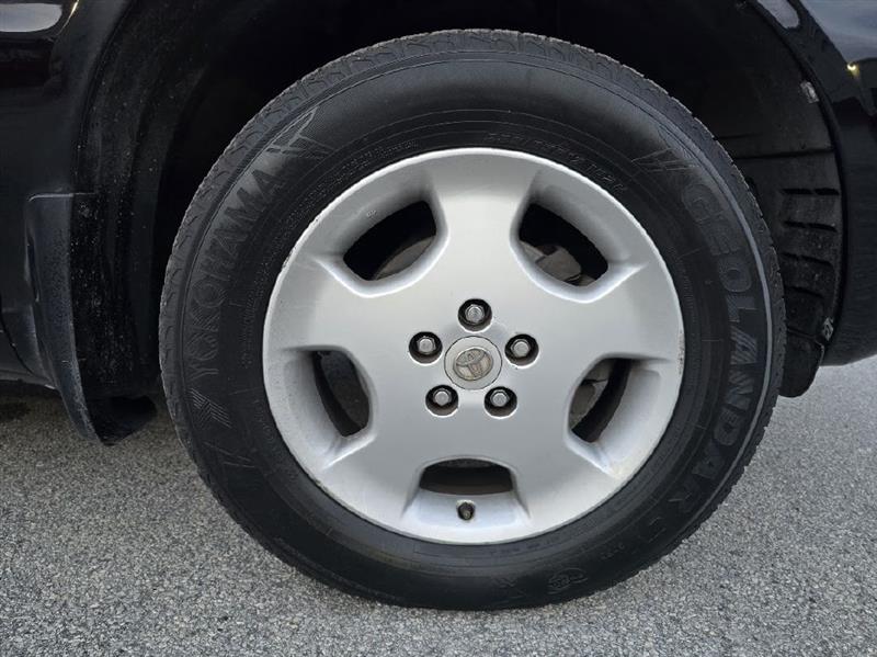 Toyota Highlander V6 2WD with 3rd-Row Seat 2007