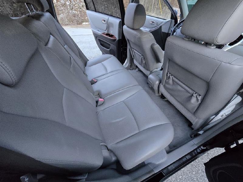 Toyota Highlander V6 2WD with 3rd-Row Seat 2007