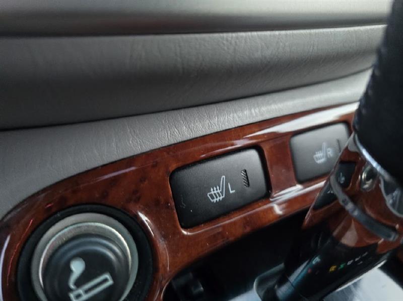 Toyota Highlander V6 2WD with 3rd-Row Seat 2007