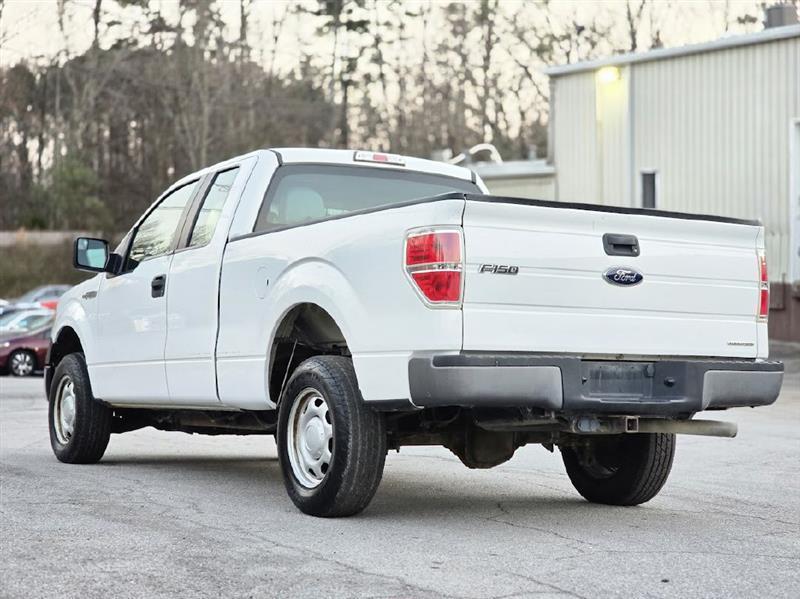 Ford F-150 XL SuperCab 8-ft. Bed 4WD 2013