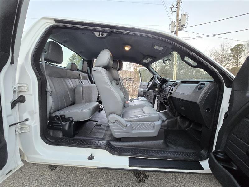 Ford F-150 XL SuperCab 8-ft. Bed 4WD 2013