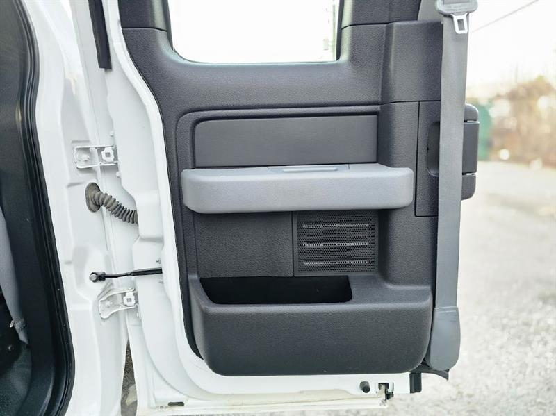 Ford F-150 XL SuperCab 8-ft. Bed 4WD 2013