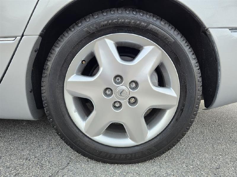 Lexus LS 430 Sedan 2004