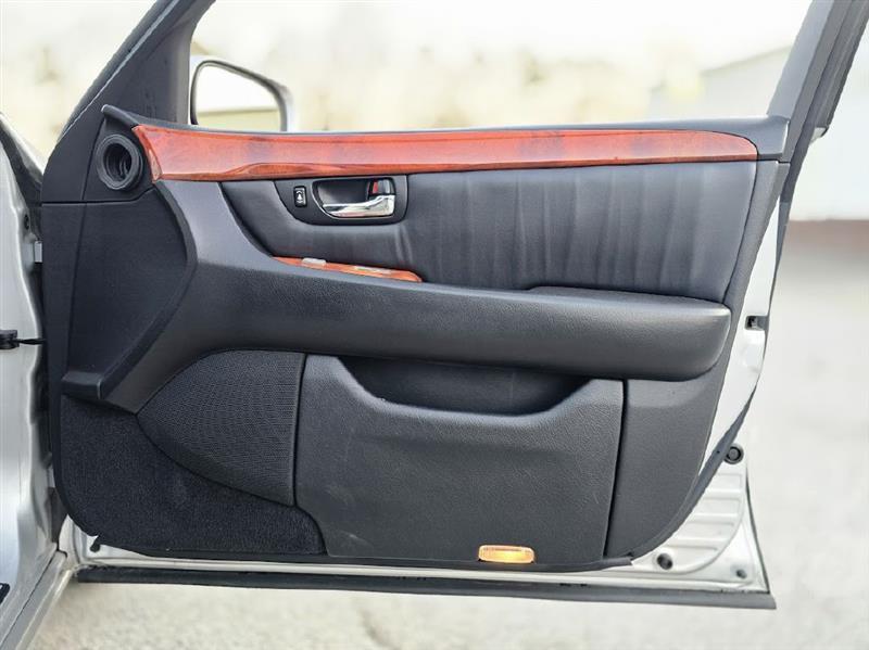 Lexus LS 430 Sedan 2004