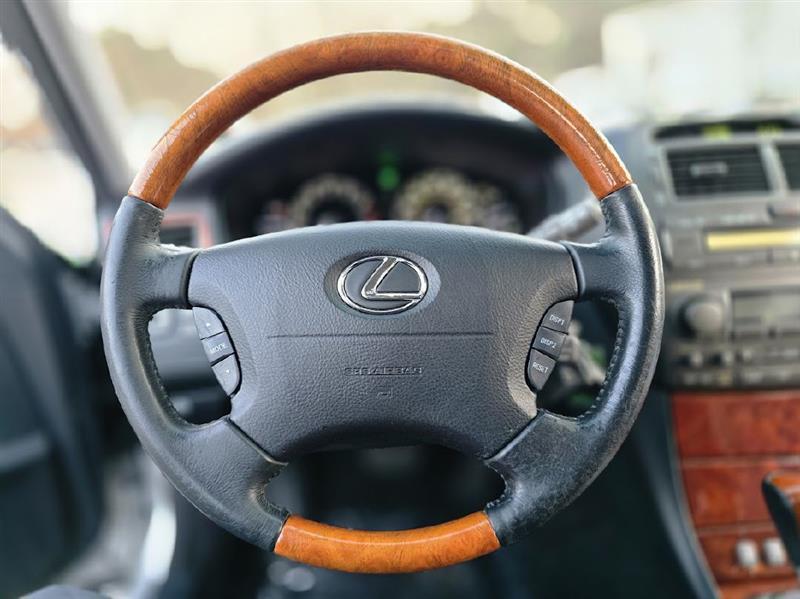 Lexus LS 430 Sedan 2004