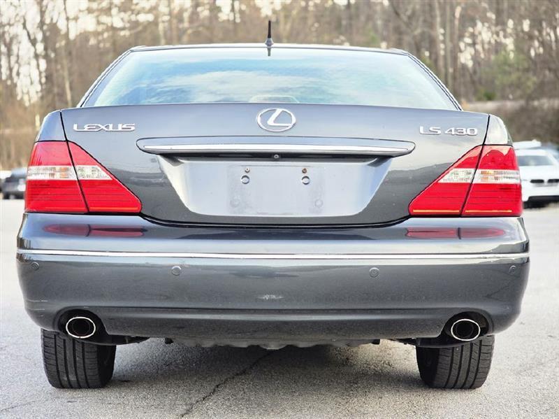 Lexus LS 430 Sedan 2004