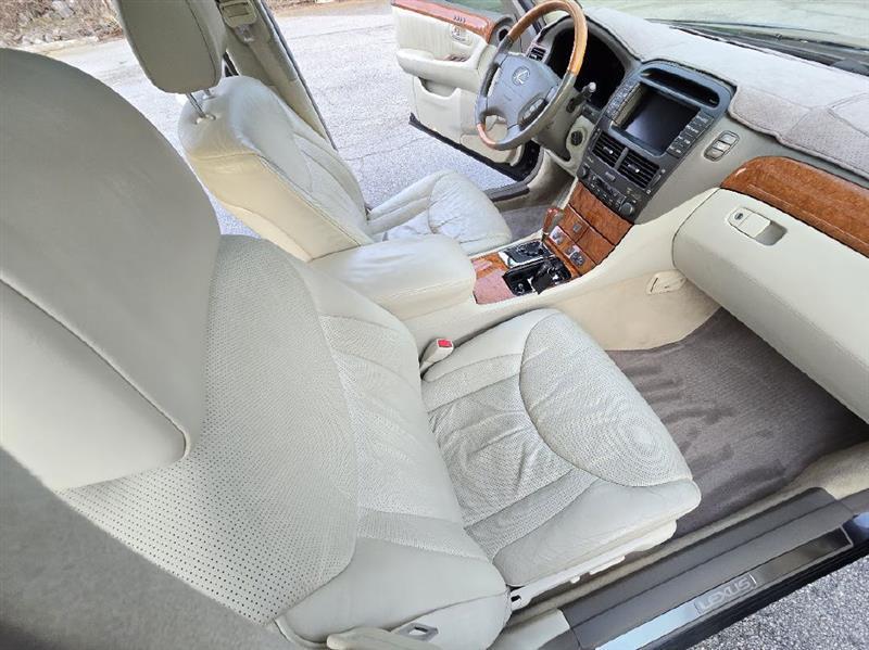 Lexus LS 430 Sedan 2004