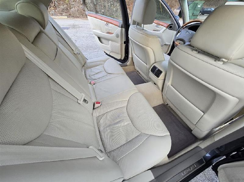 Lexus LS 430 Sedan 2004