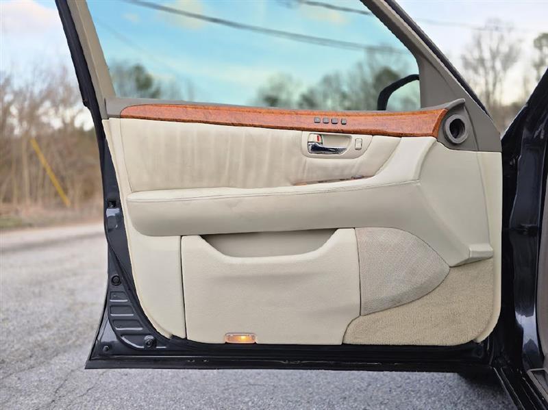 Lexus LS 430 Sedan 2004