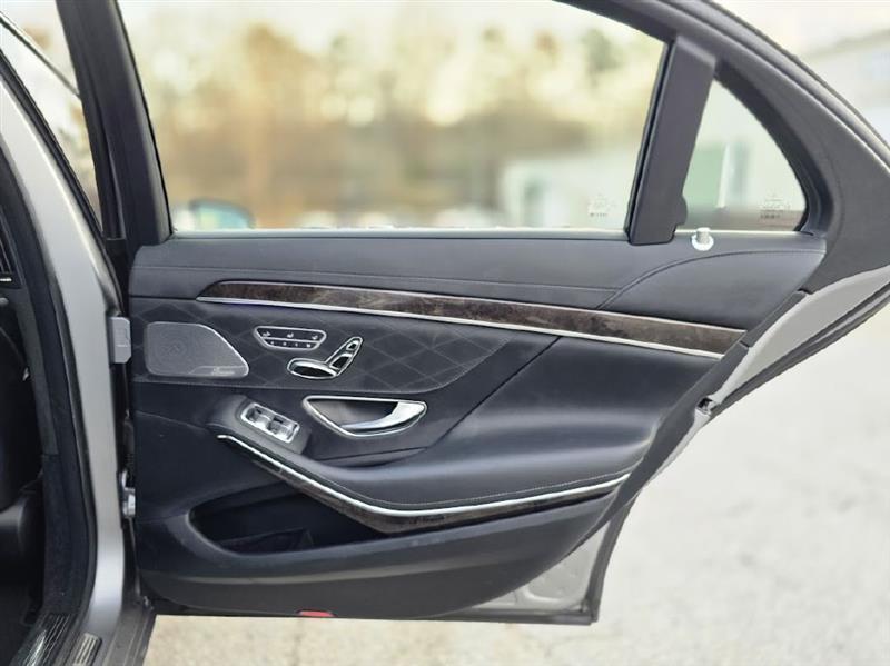 Mercedes-Benz S-Class S550 2015
