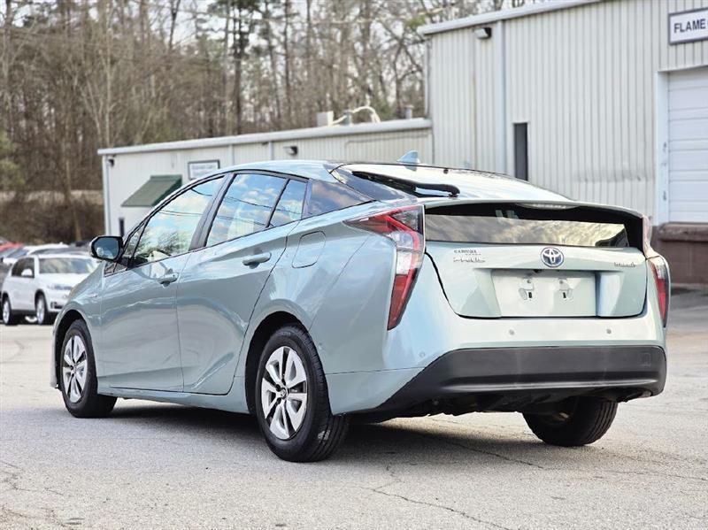 Toyota Prius Two 2017