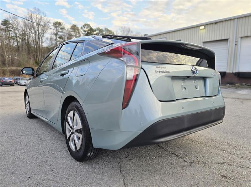 Toyota Prius Two 2017