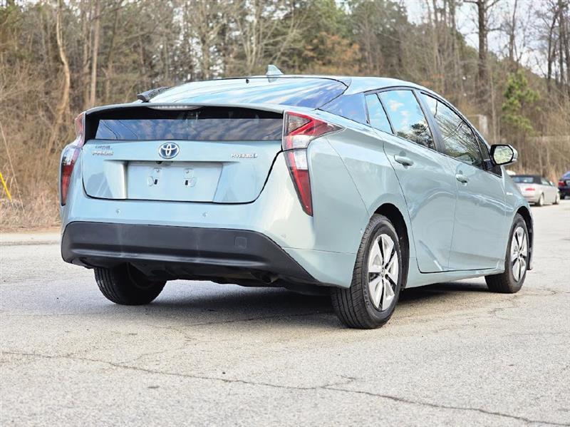 Toyota Prius Two 2017
