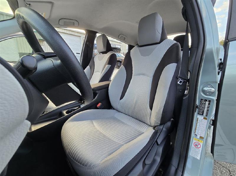 Toyota Prius Two 2017