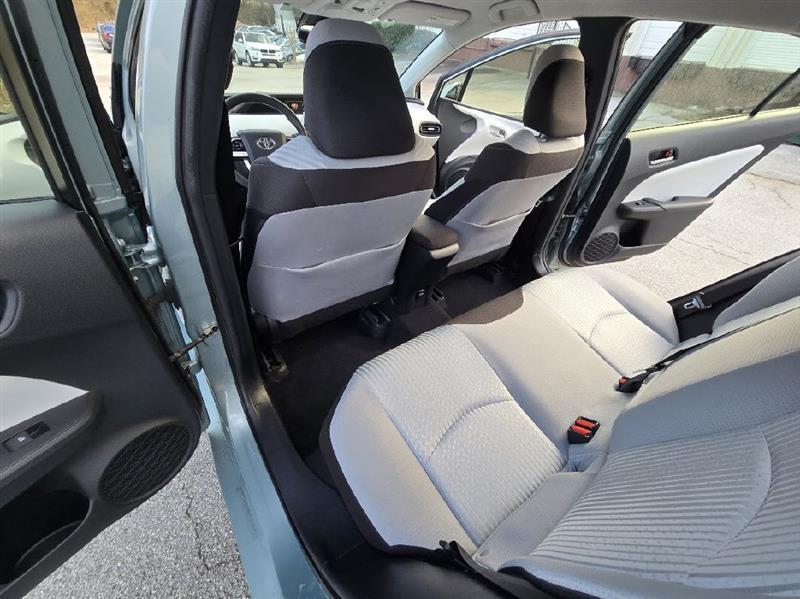 Toyota Prius Two 2017