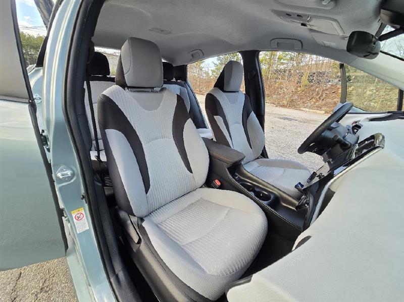 Toyota Prius Two 2017