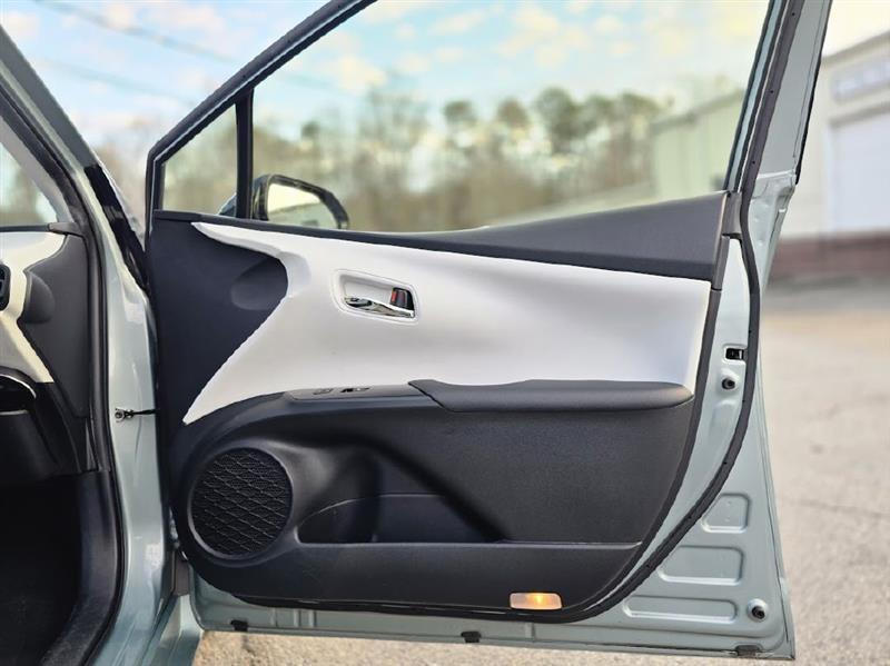 Toyota Prius Two 2017