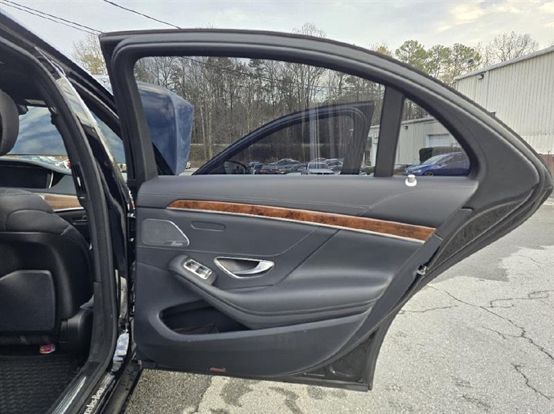 Mercedes-Benz S-Class S550 2015