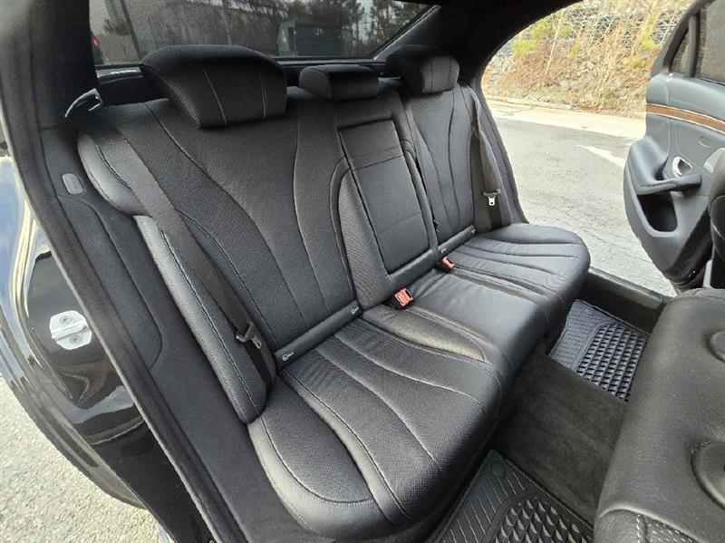 Mercedes-Benz S-Class S550 2015