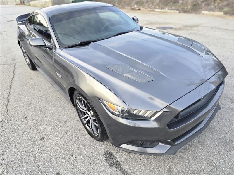 Ford Mustang GT Premium Coupe 2017